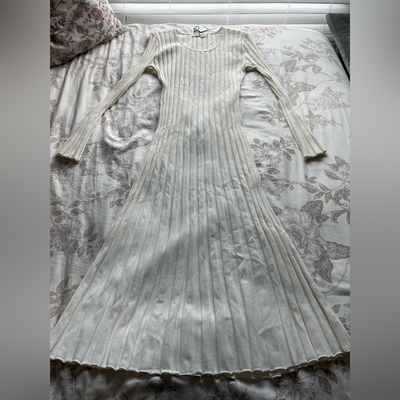 Showpo Cream Ribbed Midi Dress - Picture 2 of 9